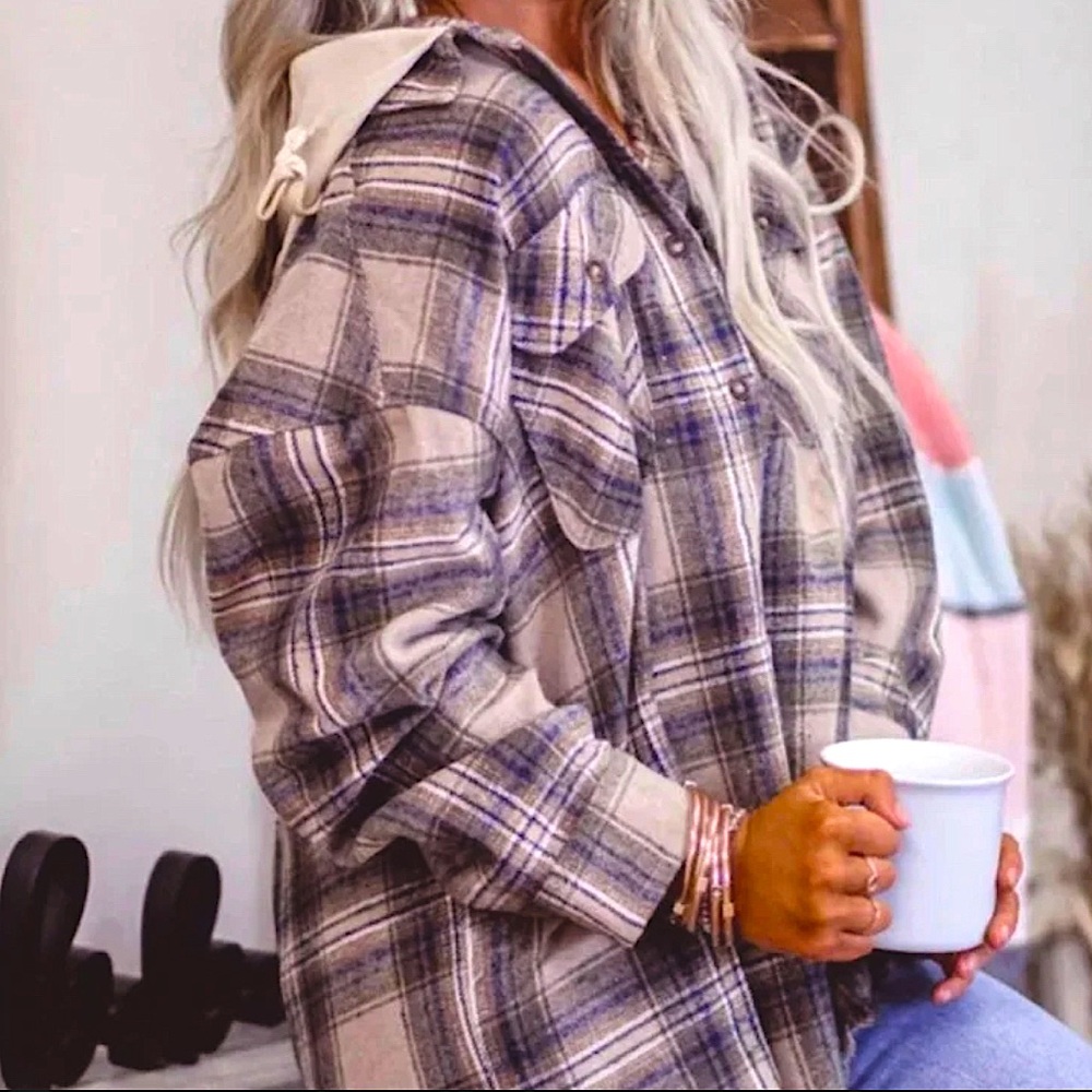 Brand new hooded flannel w/tag!